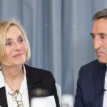 Patrick Dutartre et son épouse Nathalie Dutartre lors d'un événement public ou d'une conférence.